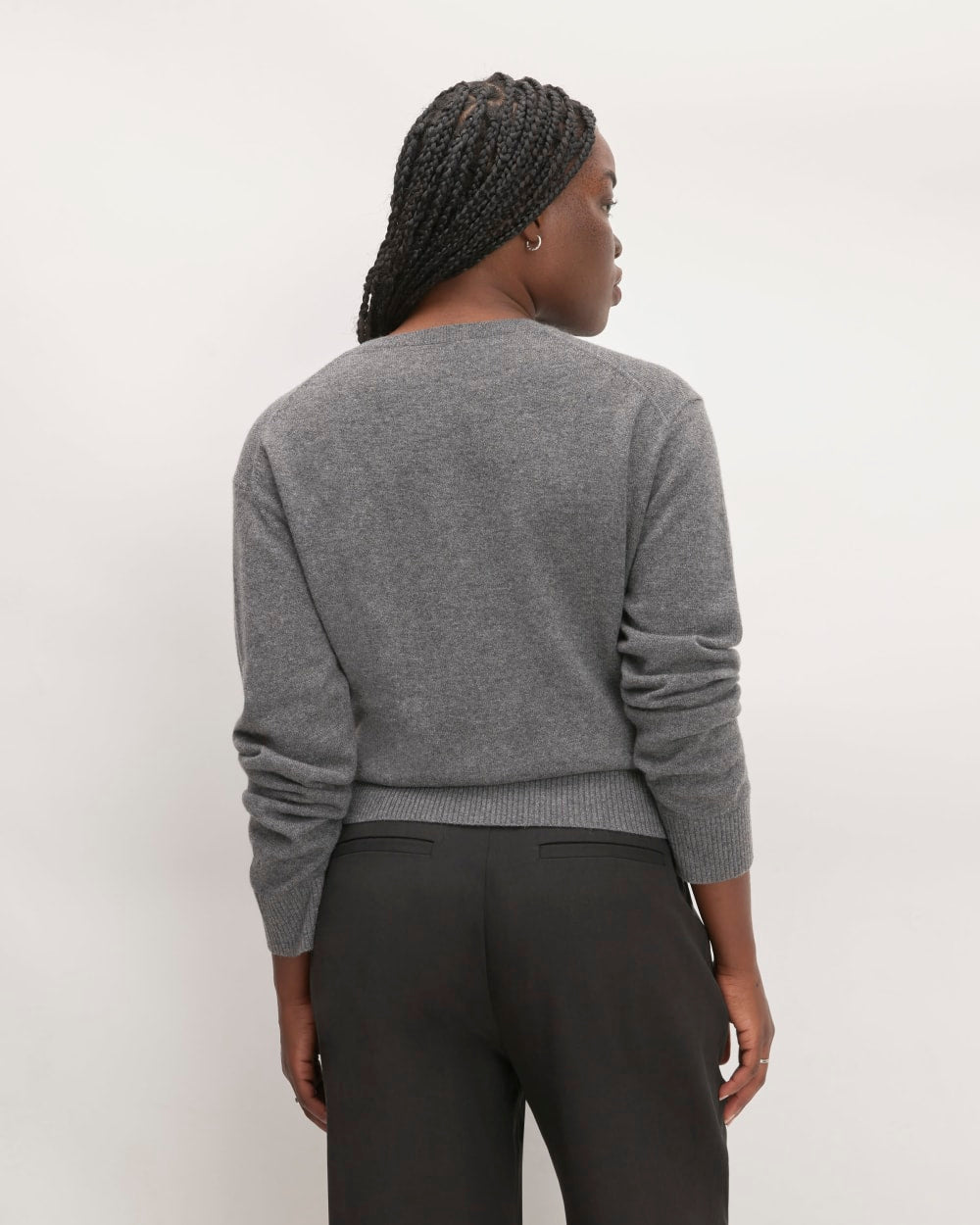 The Classic Crew in Cashmere in Heather Charcoal — detail view