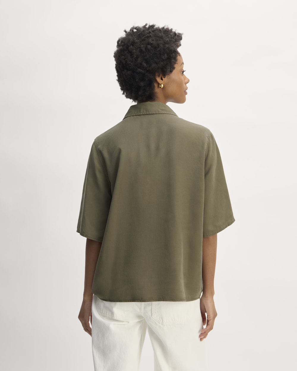The Short-Sleeve Shirt in Butterlite in Kalamata — detail view