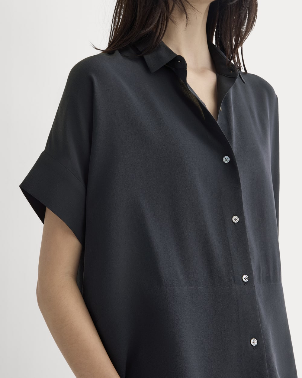 The Boxy Shirt in Washable Silk in Navy — detail view